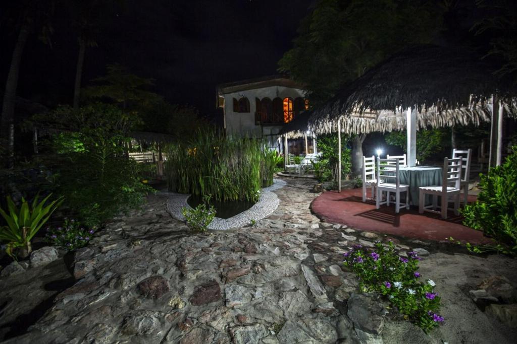 Chez Maggie Hotel & Restaurant 穆龙达瓦 外观 照片